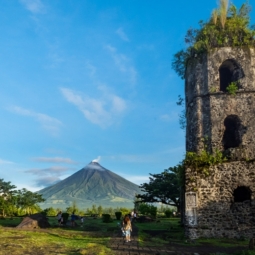 Cagsawa ruins background Mayon Volcano