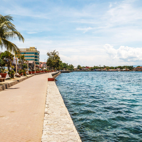 Rizal Boulevard in Dumaguete City